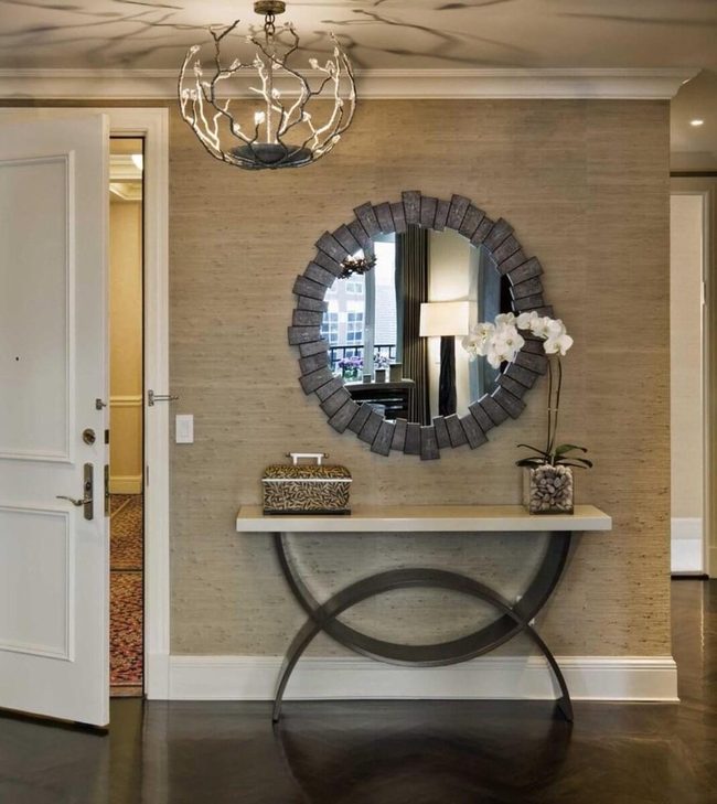 Geometric Mirrors Expand Narrow Hallways