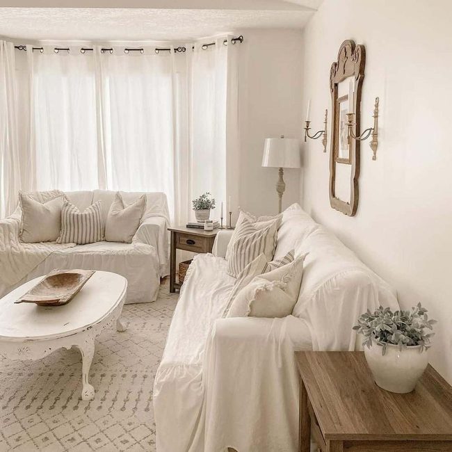 Cream Walls Weathered Wood Simplicity