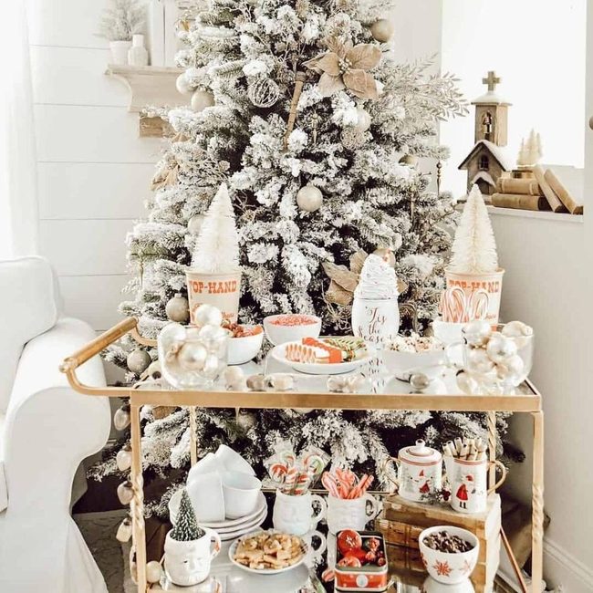 White Shiplap Christmas Calm