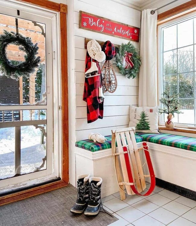 Red Welcome Sign Entry Nook