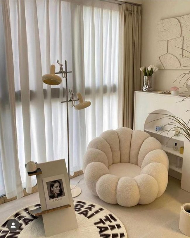 Round Chair Steals The Show