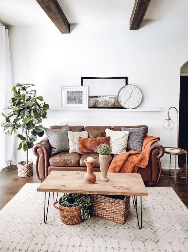 Brown Leather Meets Natural Wood