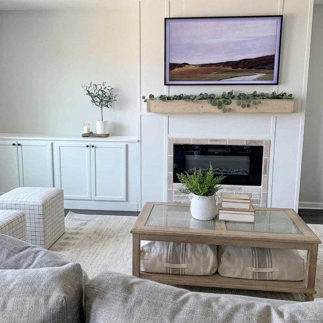 White Room, Bold Art Centerpiece