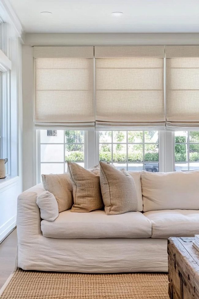 Ceiling-To-Floor Velvet Roman Blinds