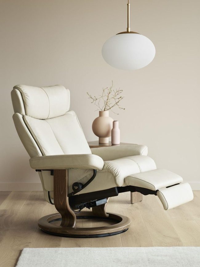 Modern Recliner, Instant Sophistication