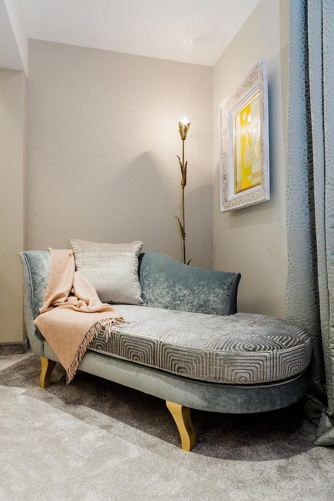 Swirled Upholstery Comfort Statement