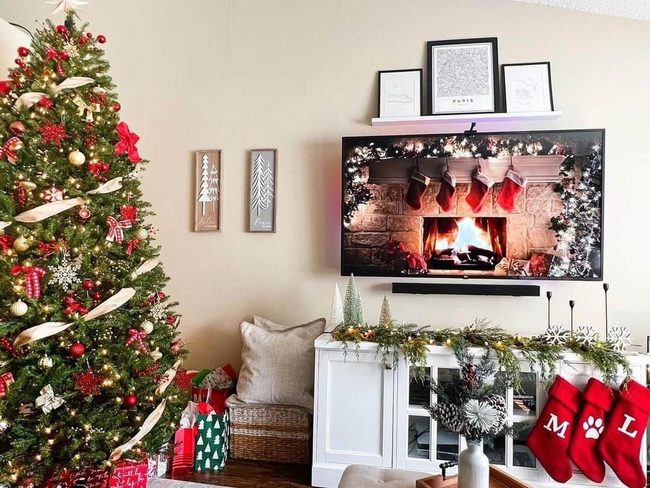 Red And Gold Festive Tree Display
