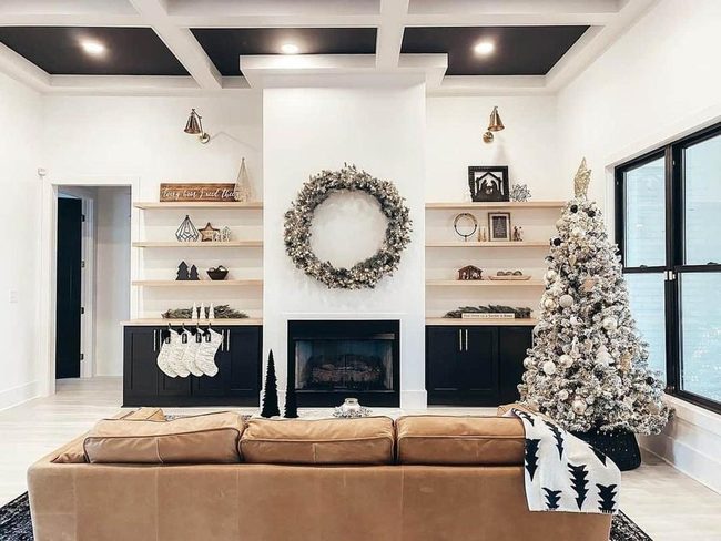 Black Panels Meet Warm Wood Tones
