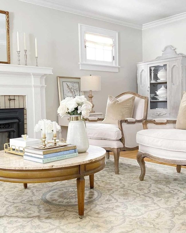 White Wood French Country Lounge