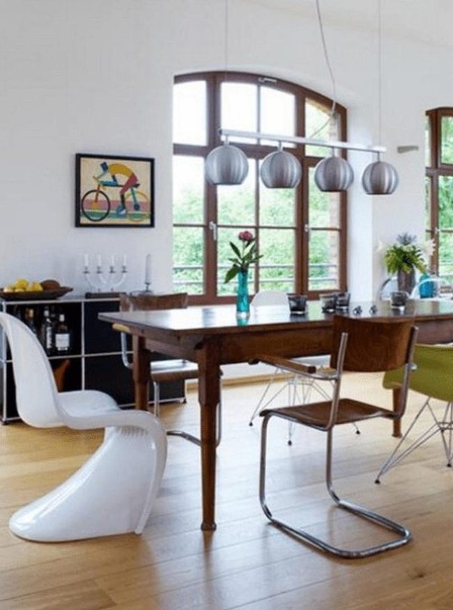 Garden-Connected Dining With Mixed Chairs