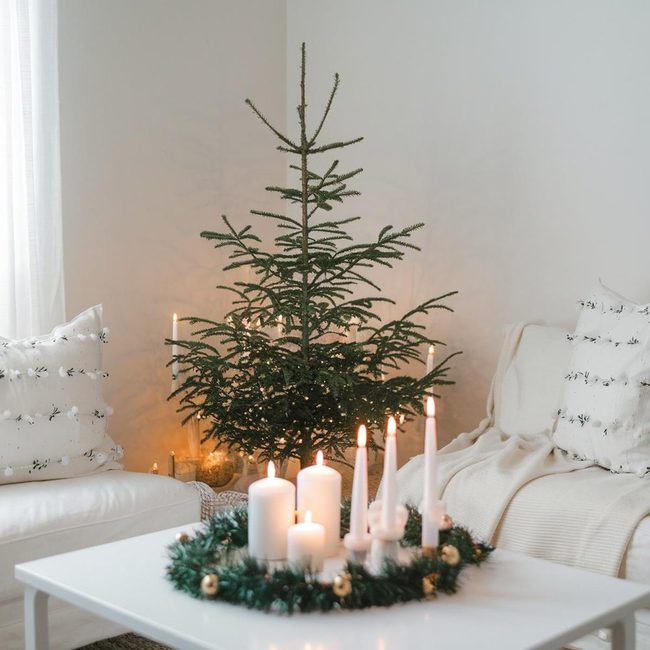 Minimal Christmas White Candles