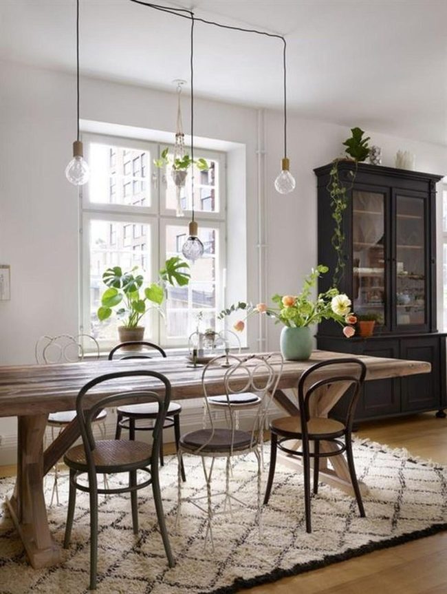 Sunlit Dining With Mixed Seating