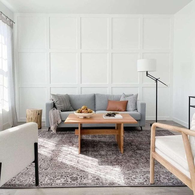 Spacious White Simplicity