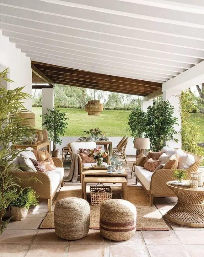 Woven Wicker Garden Retreat