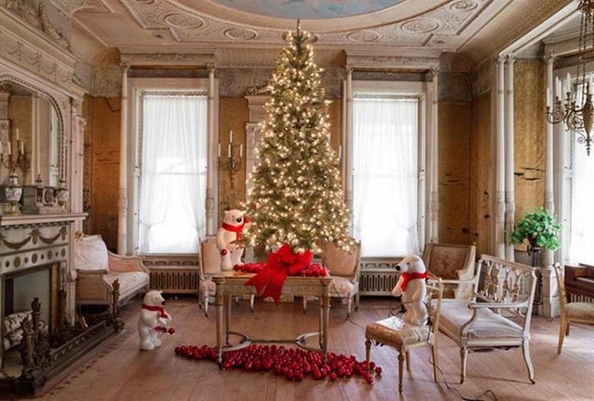 Red And White Christmas Tree With Polar Bears