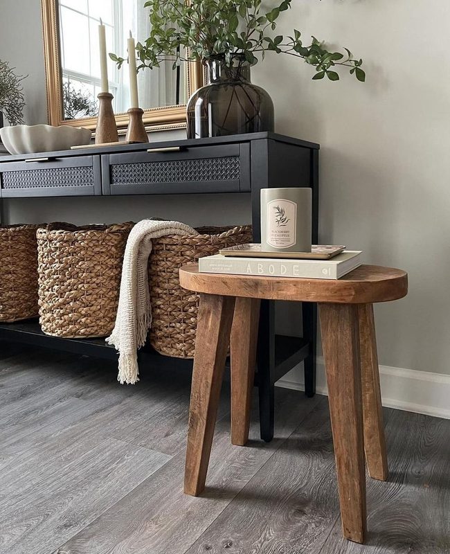 Woven Wood Entry With Black Accents