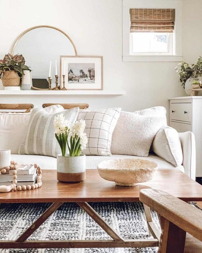 Cream Living Room With Fresh Hyacinths