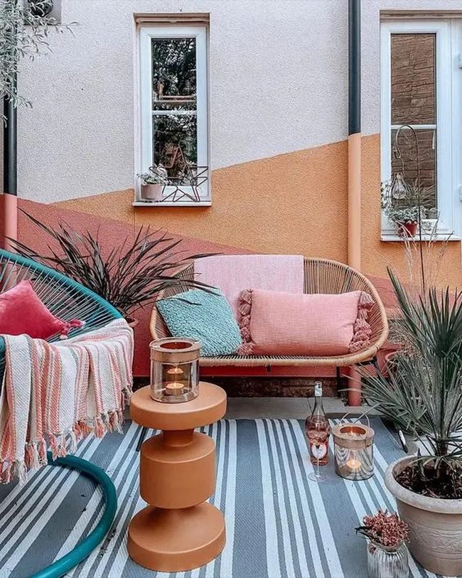 Peach Walls Striped Rugs Outdoor Retreat
