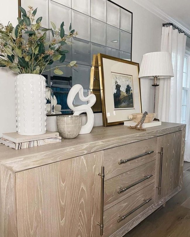Neutral Storage Meets Refined Display