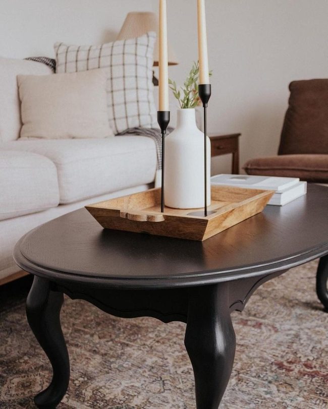 Black Oval Table, White Sofa Balance