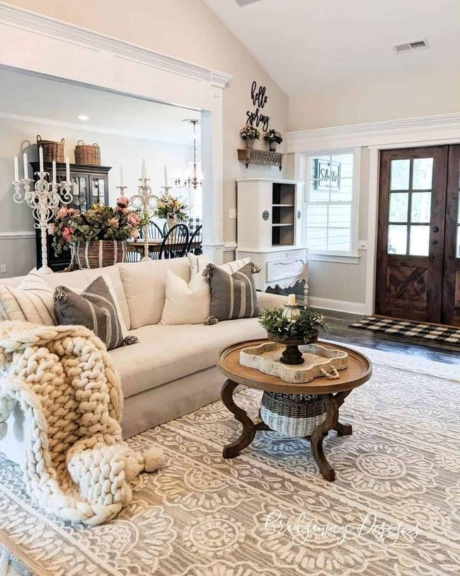 Dark Wood Round Table Statement