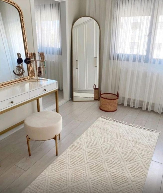 White Light Airy Minimalism