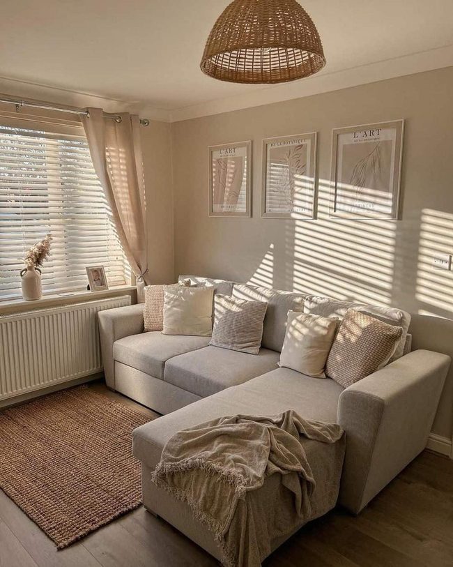 White Blinds, Natural Textures, Light