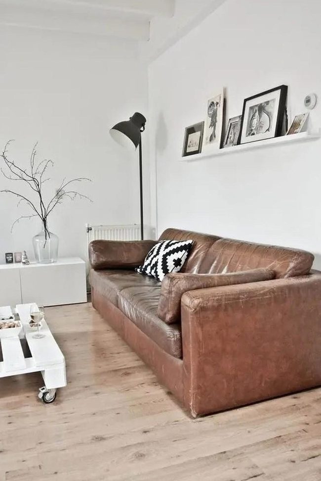 Brown Leather Meets Light Wood