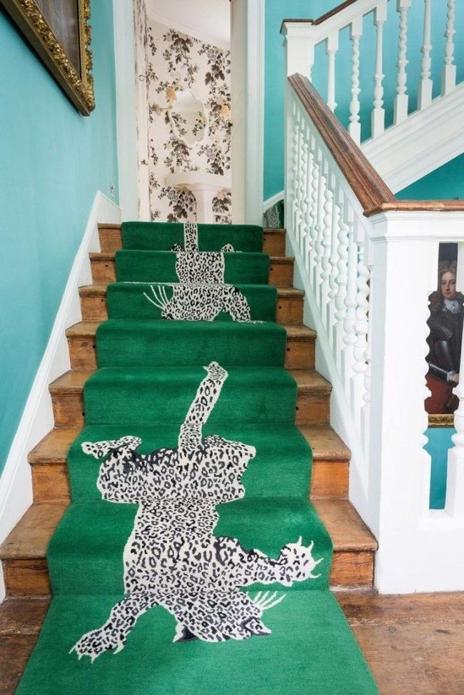 Leopard Runners Meet Turquoise Walls