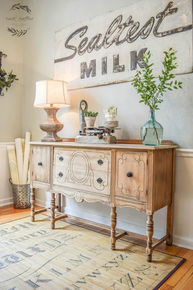 Light Wood Entryway With Neutral Warmth