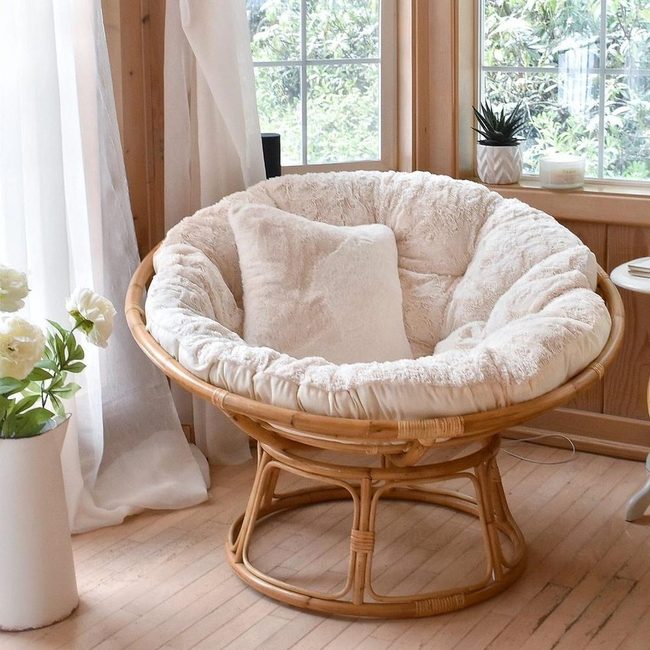 Round Cushioned Comfort Chair