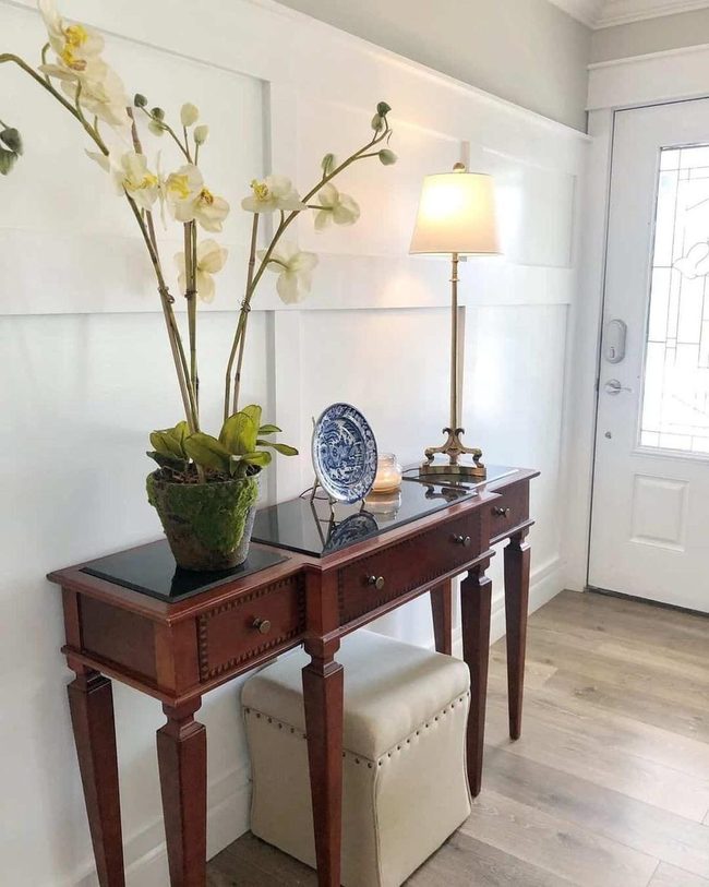 Black Cherry Entry Table With Hidden Storage