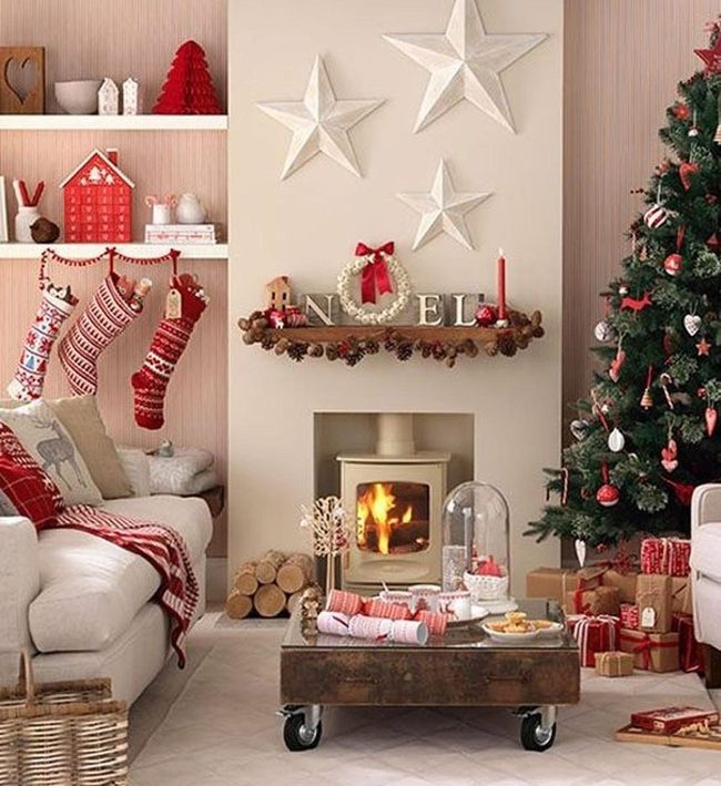 Red And White Festive Stars Centerpiece