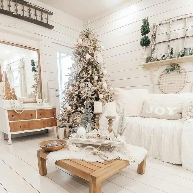 White Gold Sparkle Living Statement