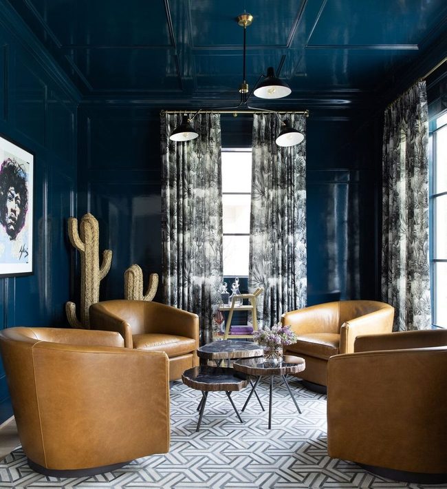 Deep Blue High-Gloss Walls