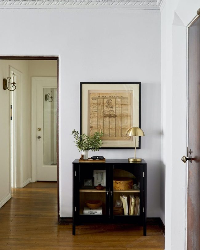 Rug-Defined Entry Buffer Zone