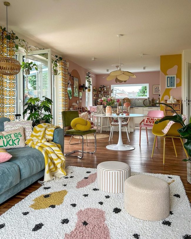 Mismatched Furniture Meets Sunny Warmth