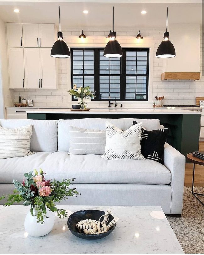 Neutral Walls, Layered Patterns
