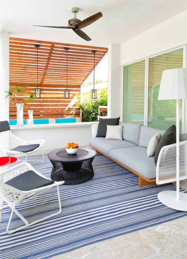 Mosquito-Fighting Outdoor Fan