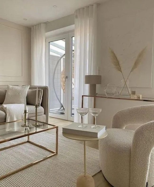Cream Walls With Gold Glass Accents