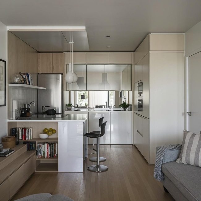 Lamp Surfaces Expand Compact Spaces