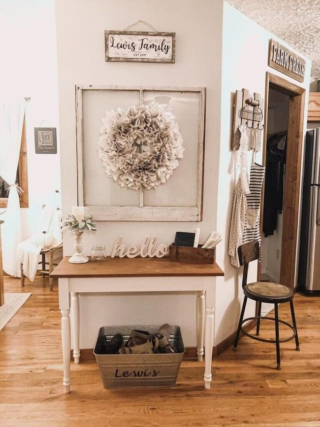 White Painted Legs, Spacious Simplicity