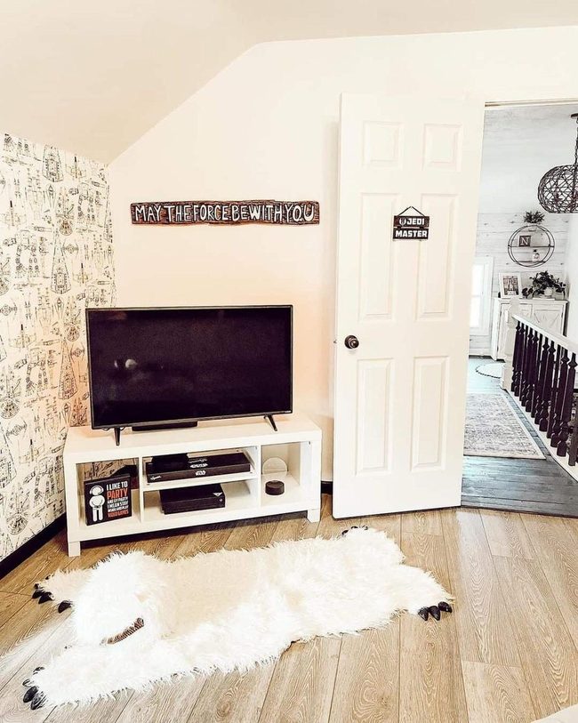 White Stand With Sheepskin Softness