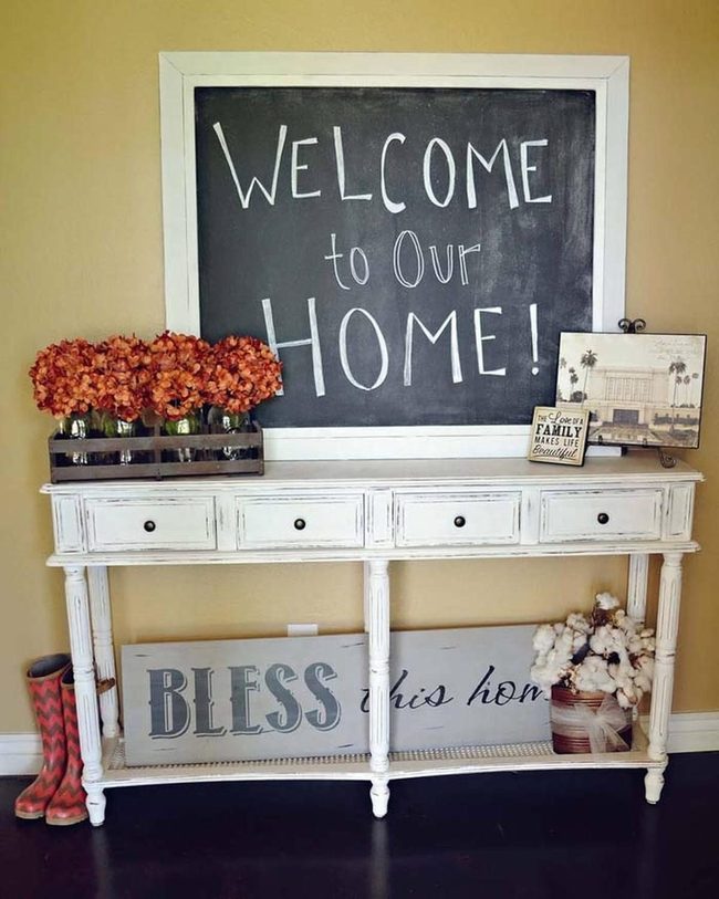 Distressed White Console Entry Statement