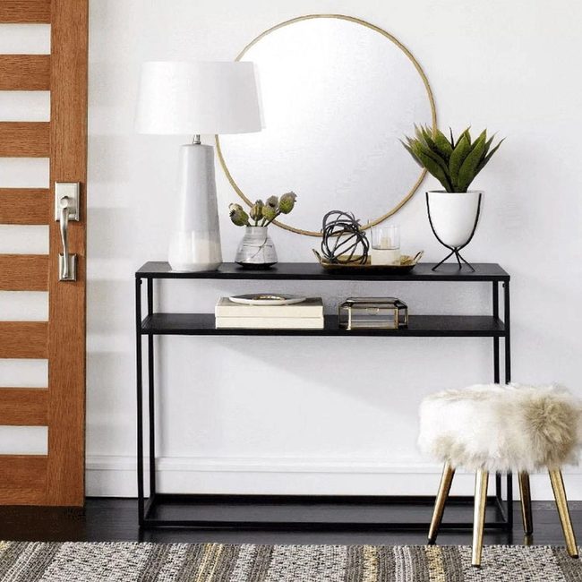 Black And Gold Entryway Elegance