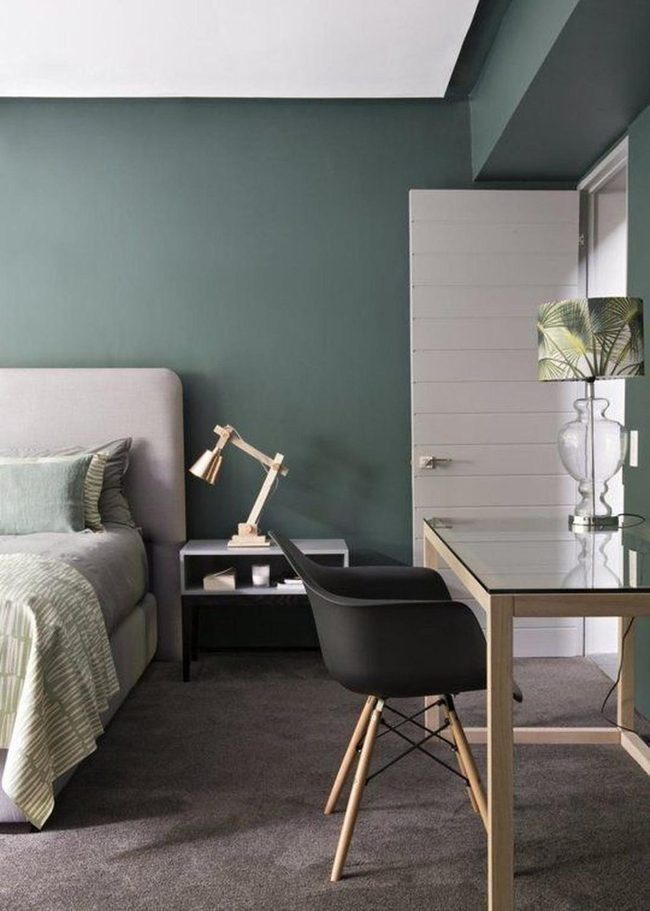 Green Walls With Nature-Inspired Glass Accents