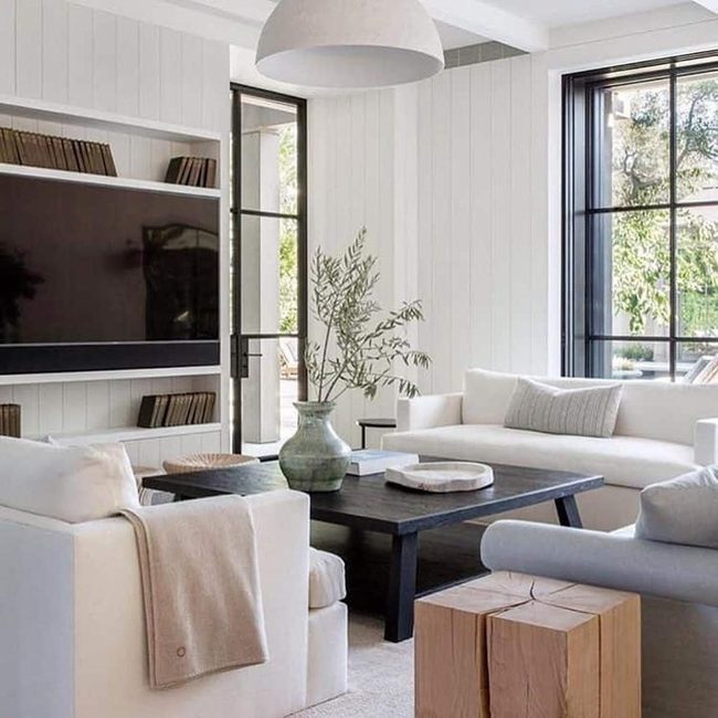 Black Wood Modern Foundation