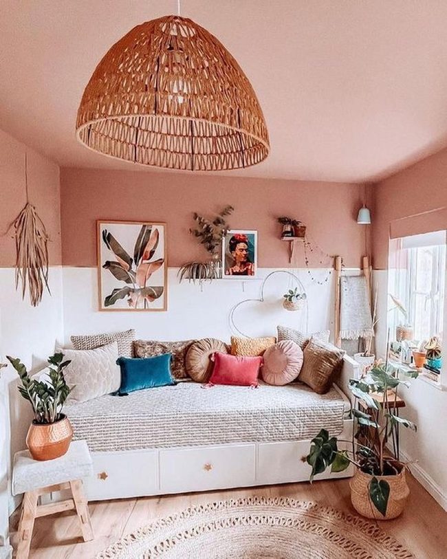 Pink Walls, Sunlit Simplicity