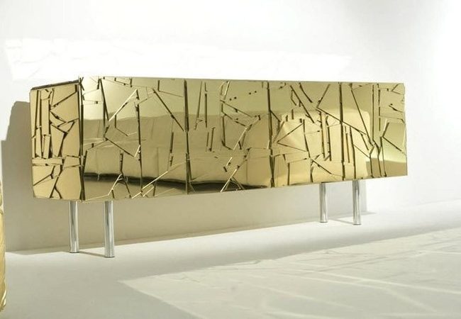 Gold-Cracked Glass With Floating Presence
