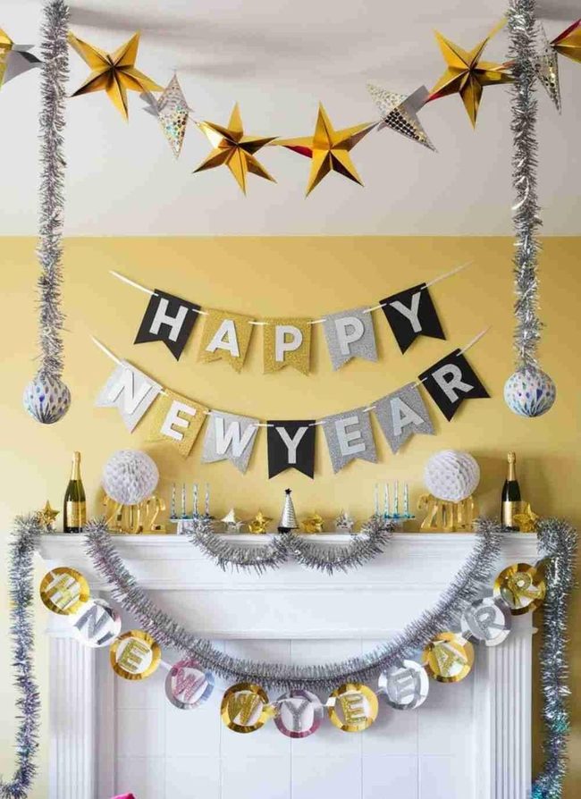 Metalliclic Paper Banners And Garlands